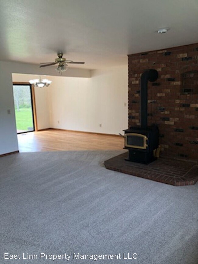 Building Photo - 3 br, 2.5 bath House - 39834 Crawfordsvill...