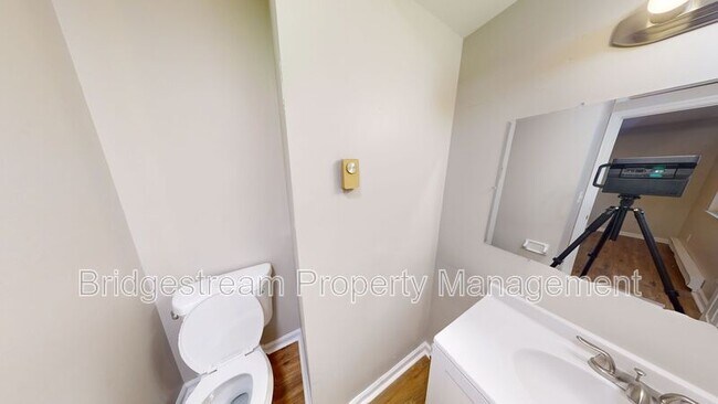 Foto del edificio - 441 N Broadway St