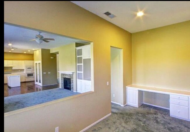 Building Photo - 12022 Brianwood Dr