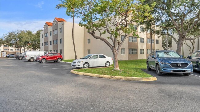 Foto del edificio - 6065 NW 186th St