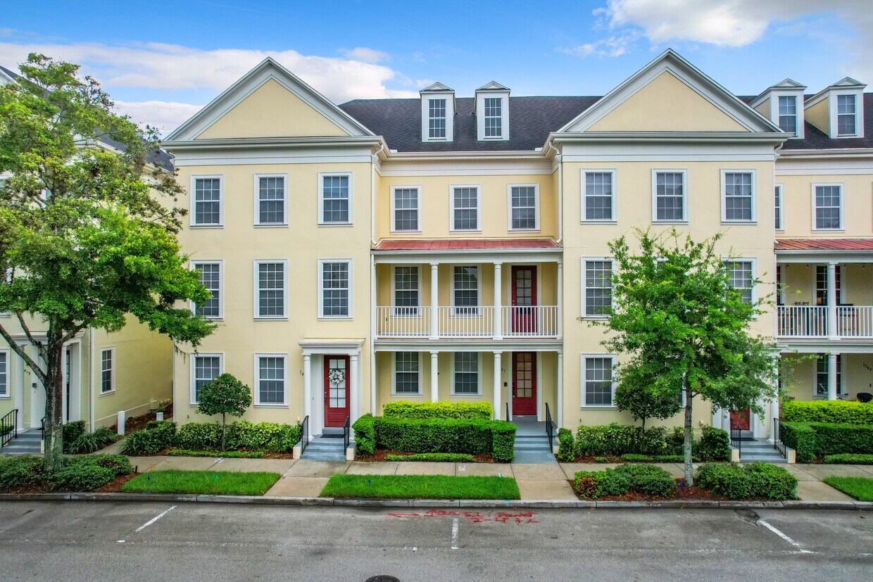 Foto principal - 1401 Chatfield Plz