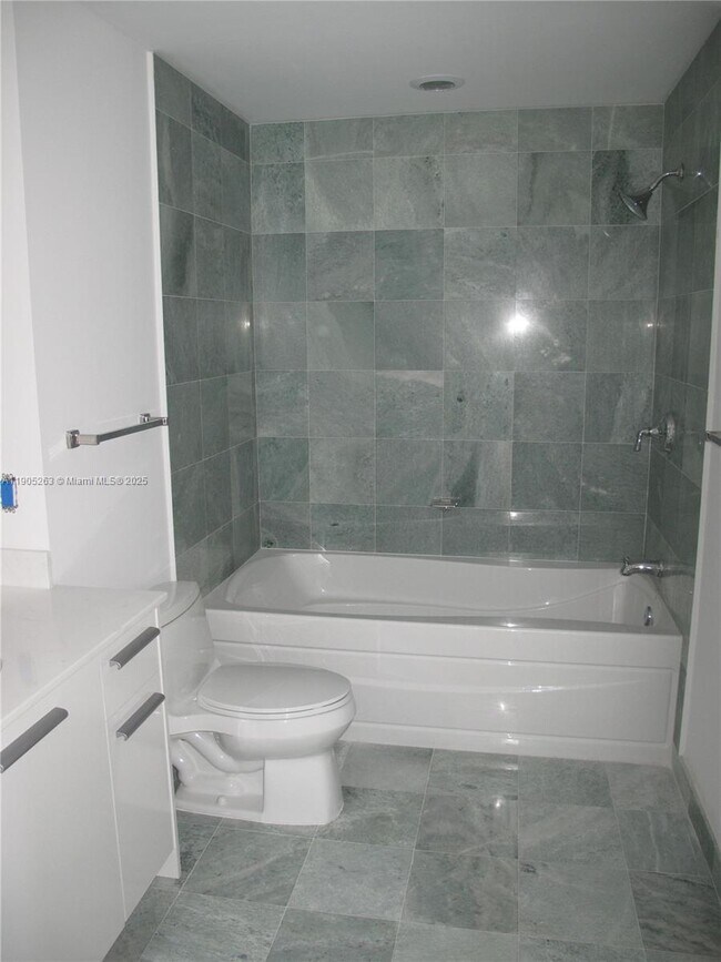 Building Photo - 1060 Brickell Ave