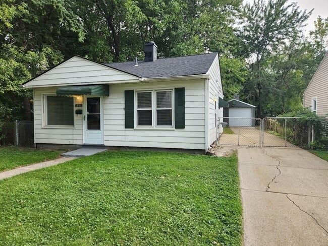 Building Photo - 2 bed 1 bath Ferndale ranch on a quiet, tree-lined street.