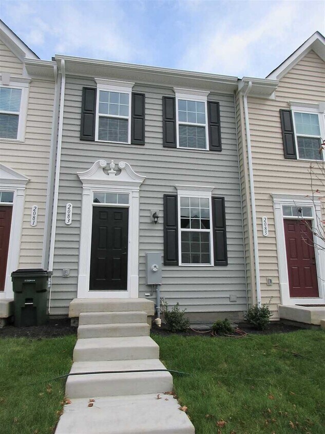 Primary Photo - 2083 Elm Tree Ct