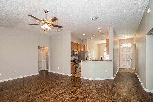 Building Photo - 303 Sanwick Dr