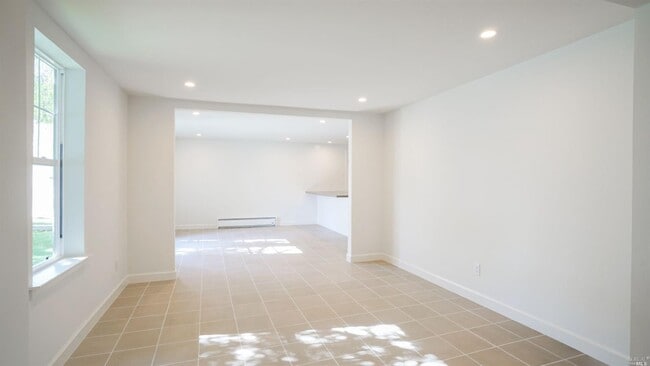 Building Photo - 600 Wateree St