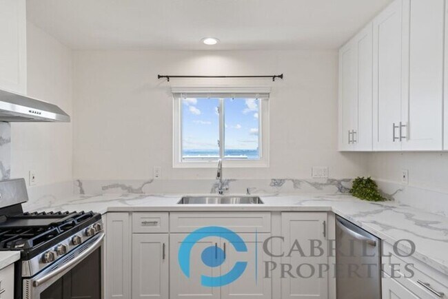 Building Photo - 526 11th Street