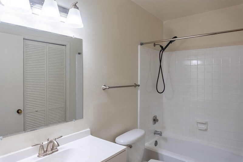 Foto principal - 733 Pointe Ct