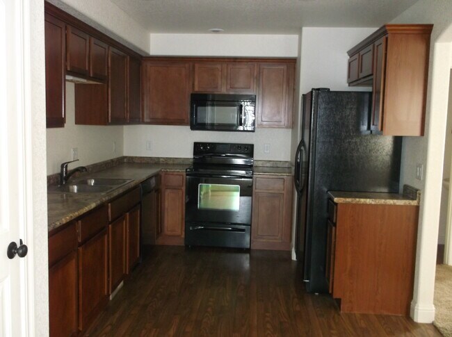 Foto del edificio - 3 BED 2.5 BATH SADDLE RIDGE TOWNHOUSE