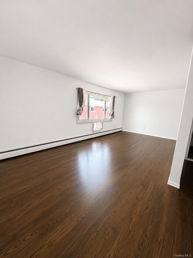 Building Photo - 639 Wellwood Ave