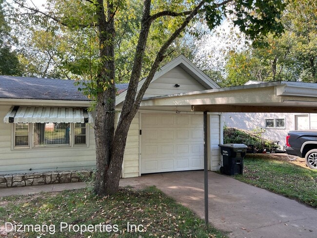 Building Photo - 3 br, 1 bath House - 427 S Monte Vista