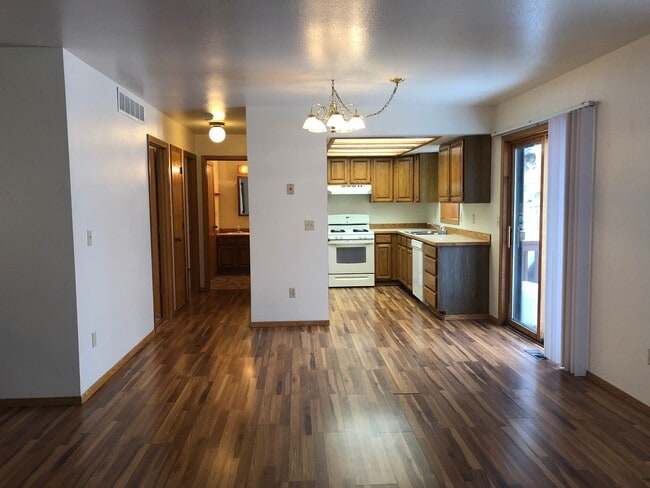 Building Photo - 3900 E Birch View Dr