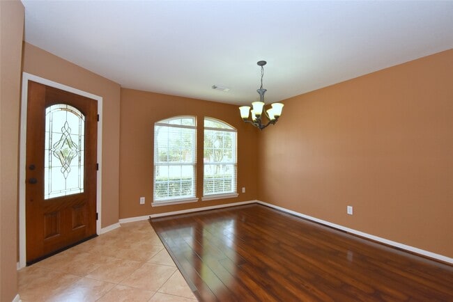 Building Photo - 21123 Amber Crossing Dr