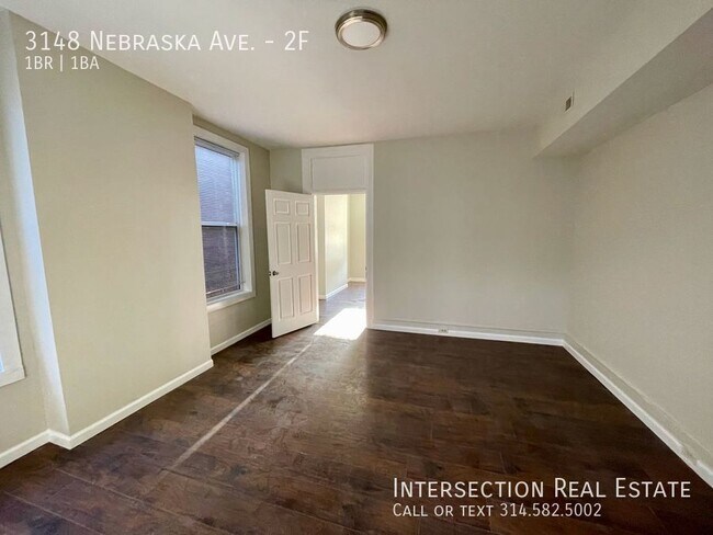 Building Photo - Renovated 1Bed/1Bath Available Now!