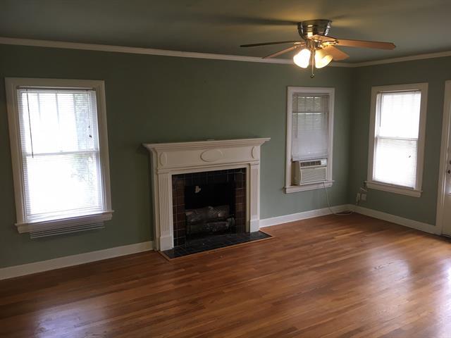 Building Photo - 742 Mulberry St