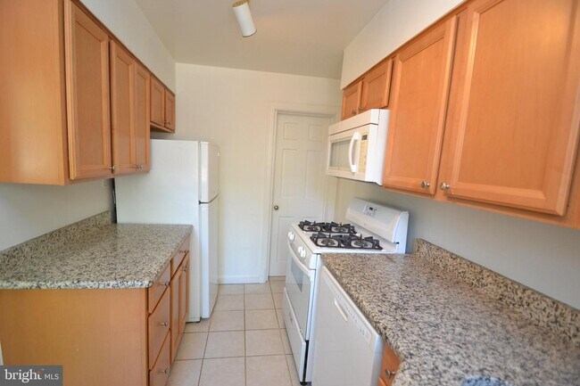 Foto del edificio - 807 Chetworth Pl
