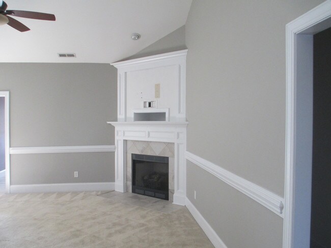 Building Photo - 173 Windfield Ln