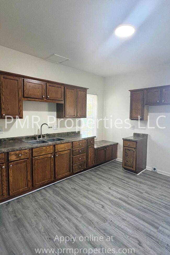 Foto del edificio - 3 Bedrooms / 1 Bathroom House