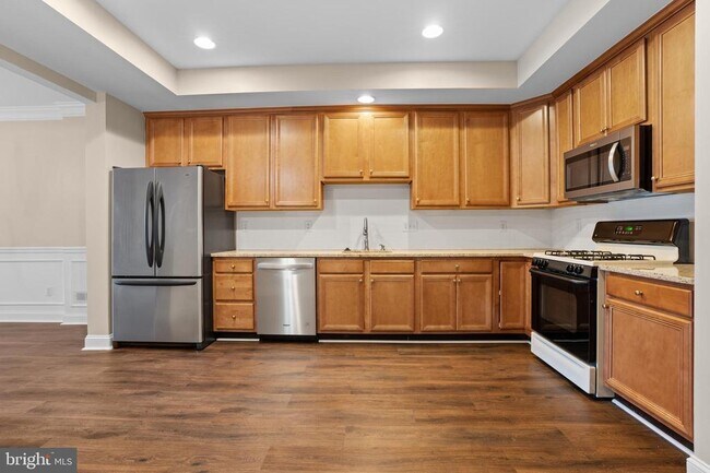 Building Photo - 374 Brittany Ct