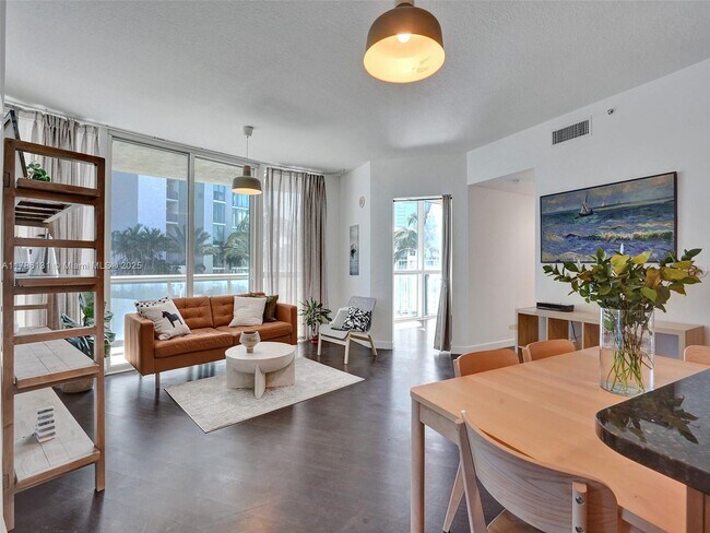 Foto del edificio - 480 NE 30th St