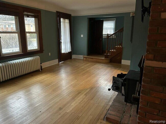 Foto del edificio - Spacious 3-bedroom, 2-bath home in the hea...