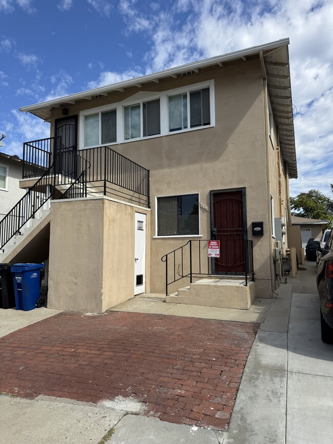 Building Photo - 714 Loma Dr