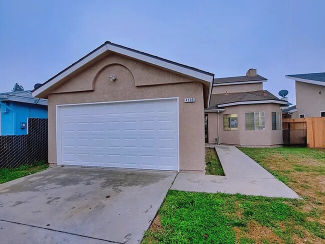 Building Photo - 4109 W Cornell Ave