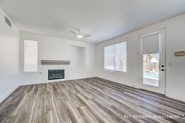 Building Photo - 242 Farlin Cir