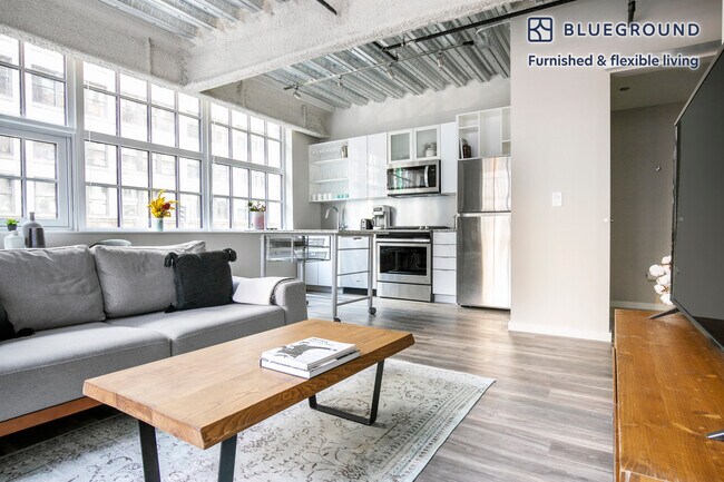 Building Photo - 60 E Benton Pl