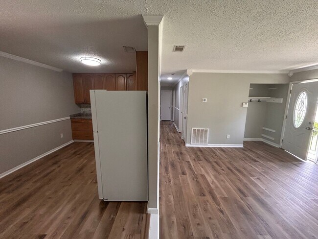 Building Photo - 3303 Alyci Dr