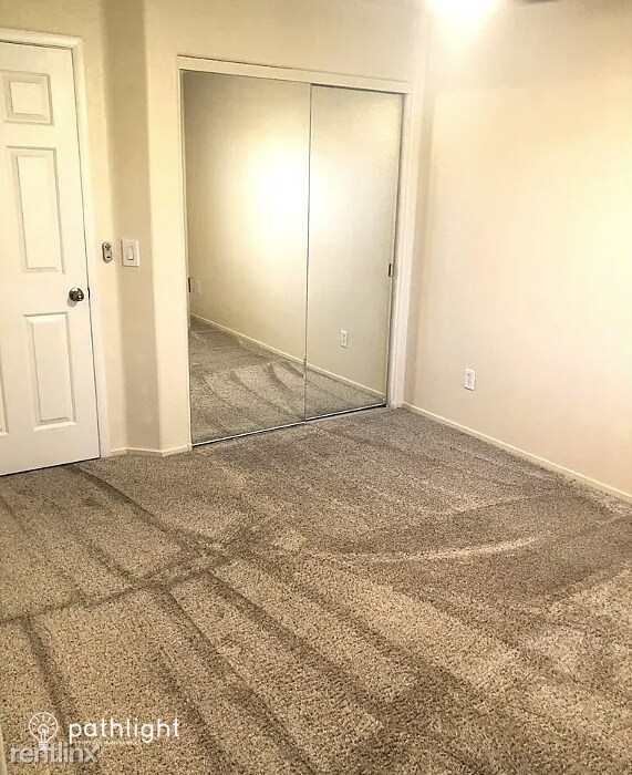 Foto del edificio - 5 br, 2.5 bath House - 9805 N Fast Elk St ...