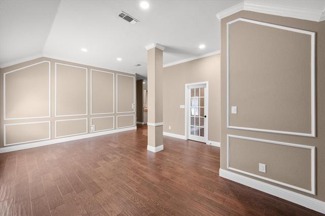 Building Photo - 2211 Welch Pl