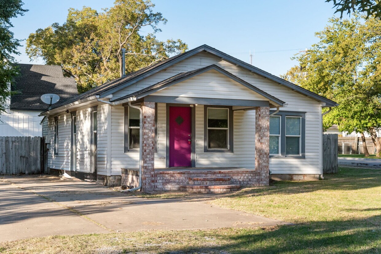 Foto principal - 422 E Detroit St