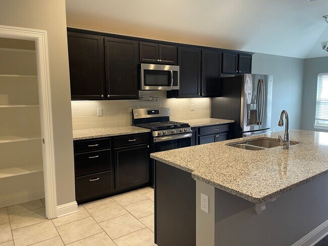 Foto del edificio - Stunning 3 Bedroom Legacy Home