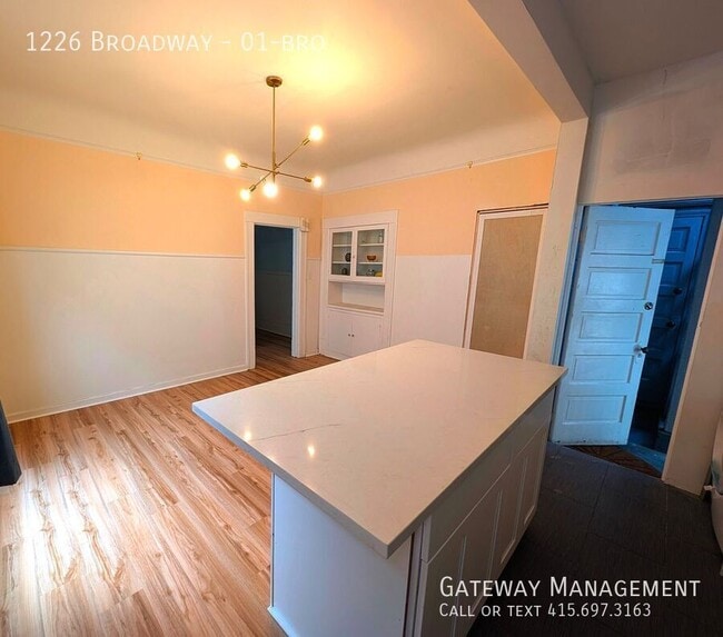 Building Photo - 1226 Broadway-01-bro