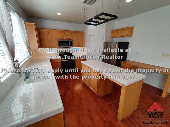 Building Photo - Large 4 Bedroom Home in Gated Community.