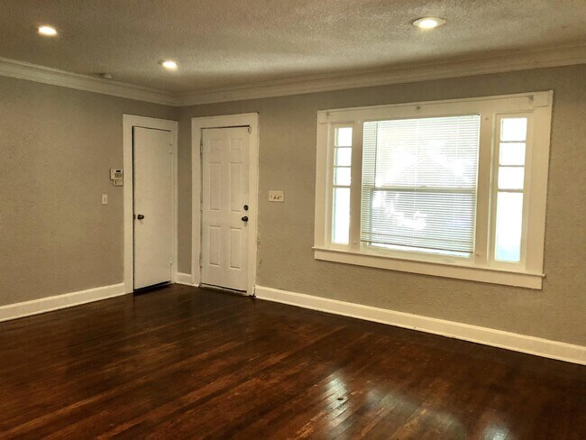 Foto del edificio - 3414 Bales Ave