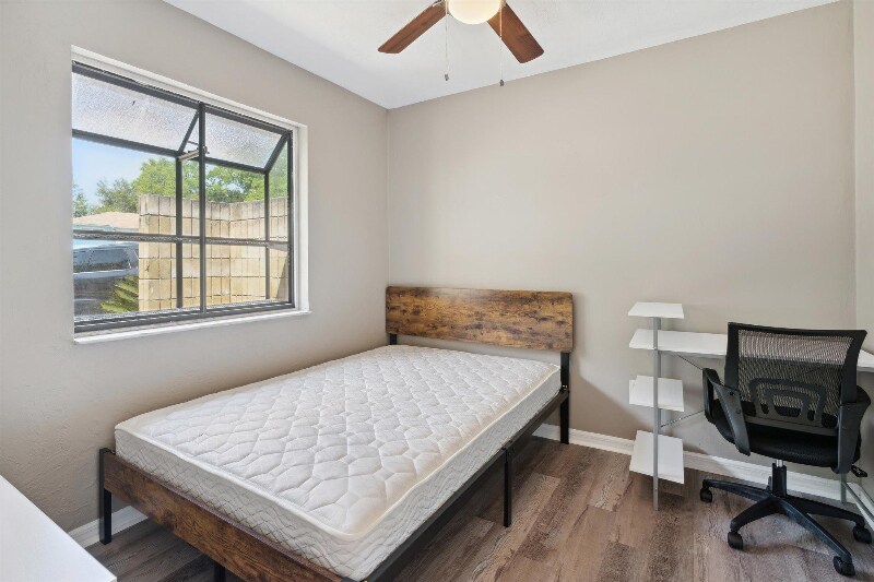 Foto principal - 511 SW 69th St