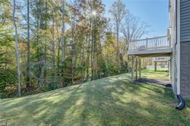Foto del edificio - Call Sabrina Thomas at 757-767-0767 for more information