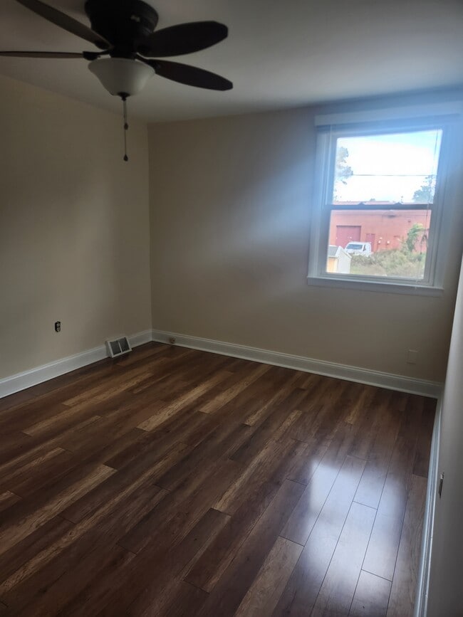 Dormitorio - 1855 Beyer Ave