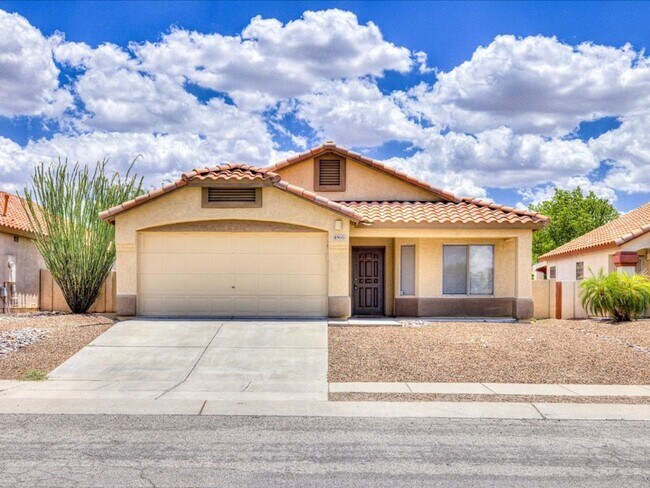 Building Photo - 3 Bedroom, 2 Bath