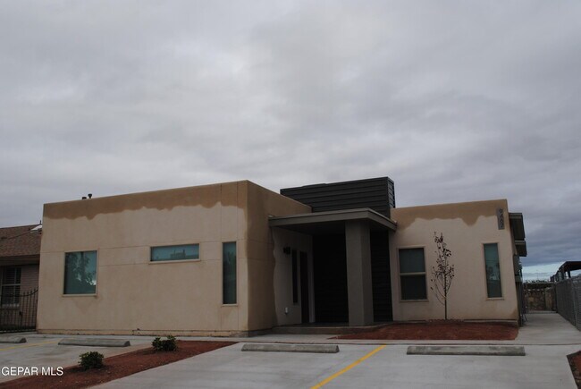 Foto del edificio - 9467 Landry McKee Ln