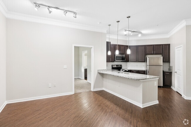 Broad - 3BR, 2BA - 1,474SF - Dining Area - MAA 1201 Midtown