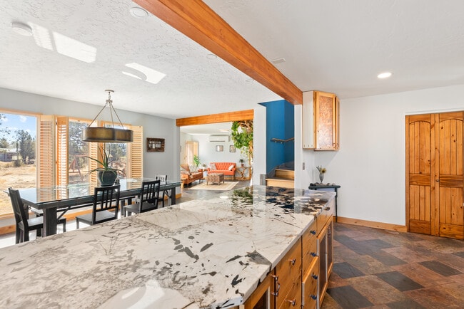 Building Photo - 4455 NE Vaughn Ave