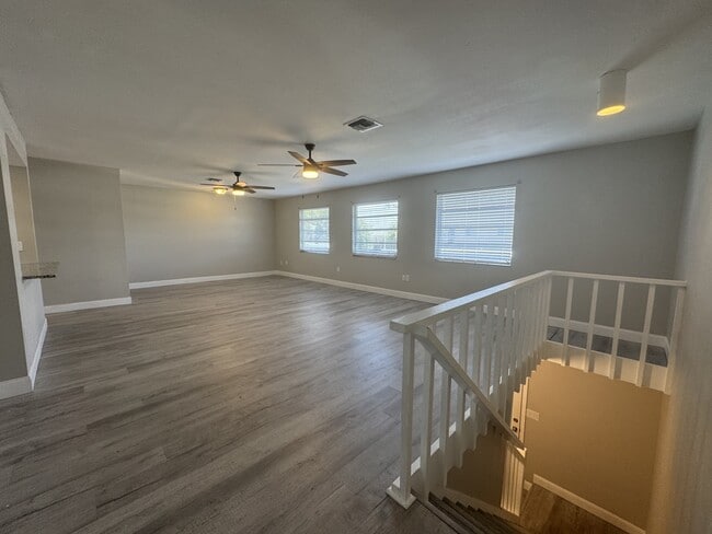 Foto del edificio - 302 Parkside Dr