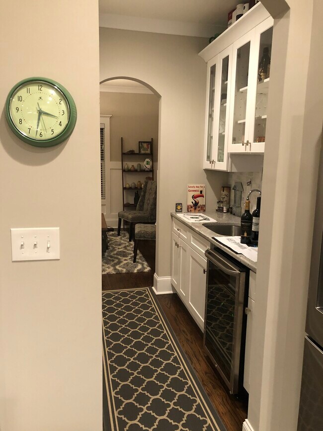 Foto del edificio - 1011 Everett Pl