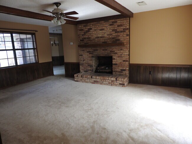 Building Photo - 2014 Beechwood Blvd