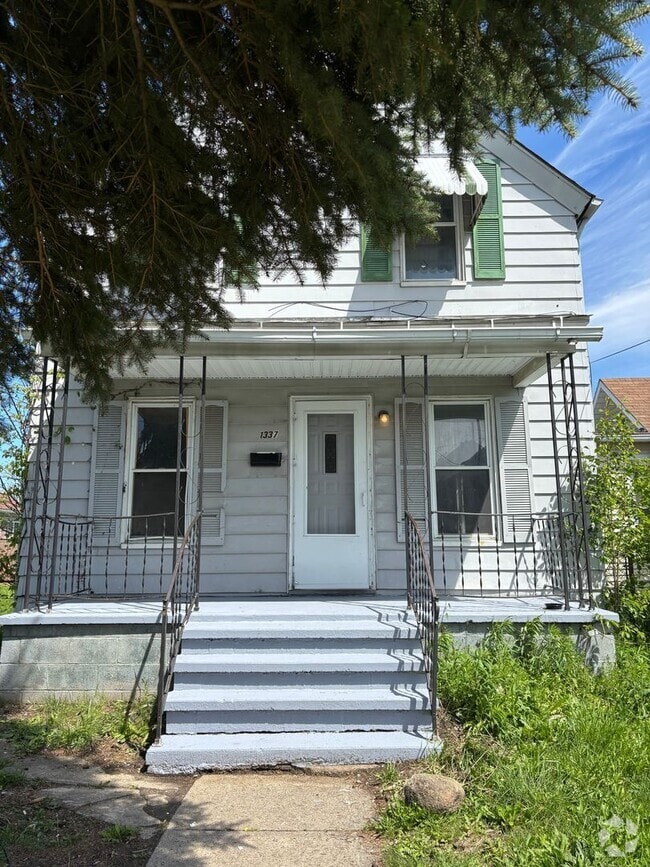 Building Photo - 1337 Brownell Ave