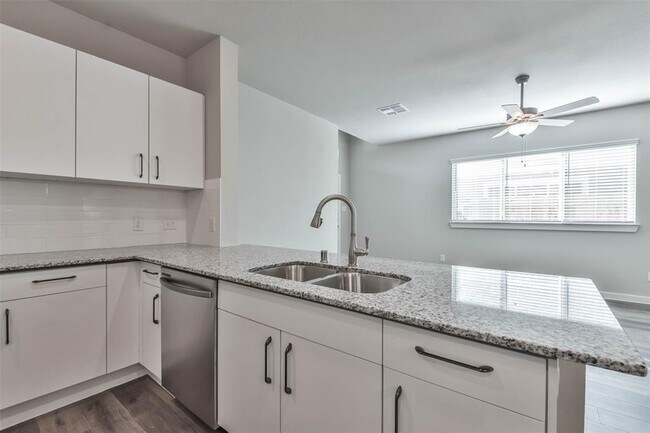 Foto del edificio - 25555 Starling Ln