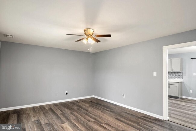 Building Photo - 9700 Cedarhollow Ln